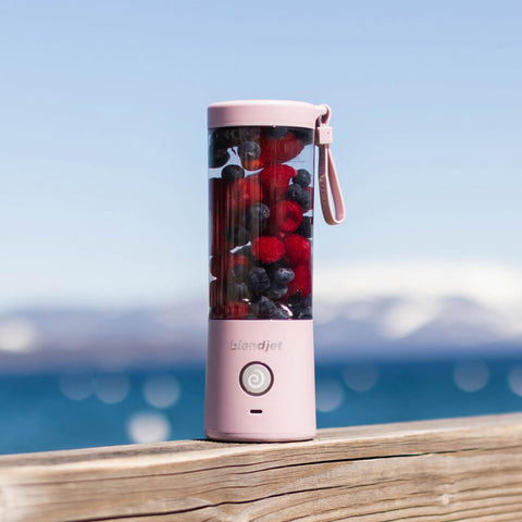 Juicer & Blender With A Rechargeable Battery