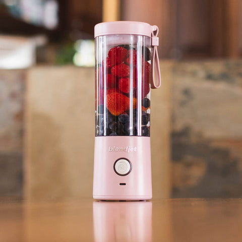 Juicer & Blender With A Rechargeable Battery