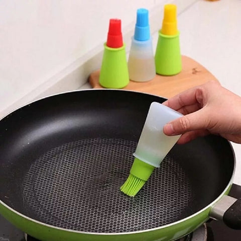 Portable Silicone Oil Bottle,Oil Brush With Squeeze Bottle, Silicone Bastry Brush